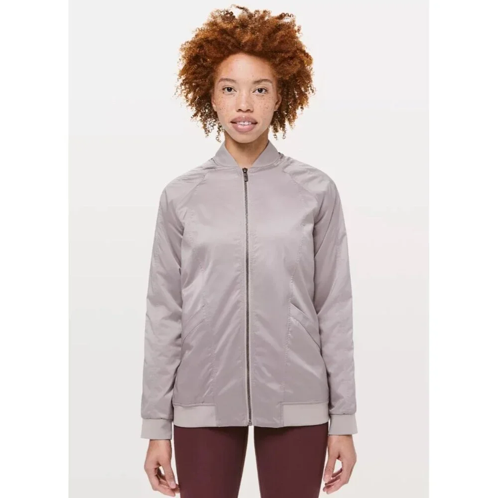 LULULEMON Jacket Womens Sz 8 Trace Back Bomber Light Gray Silver Sporty Athletic